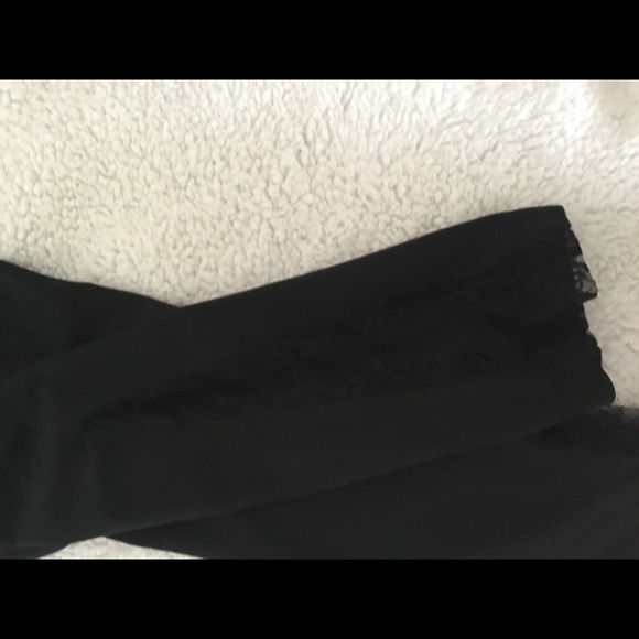 Black leggings with Lace Accent - Picture 4 of 4